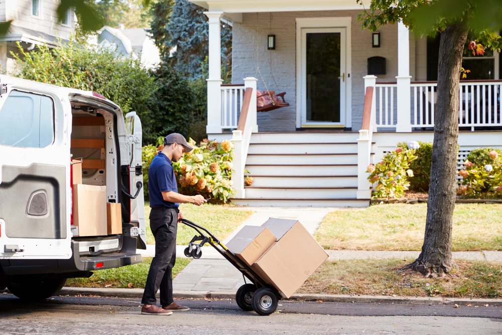 Courier delivery person | Types of courier service